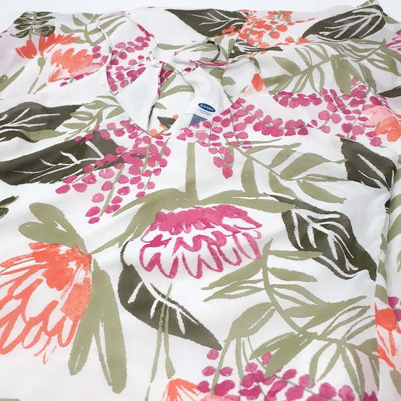Old Navy Floral Chiffon Maxi Dress - Picture 5 of 7